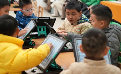 尼恩教研 | 從"怎么做"到"怎么想"，喚醒孩子的“思維腦”